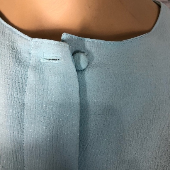 Worthington Women’s Crinkle Blue Button Down - Picture 4 of 8